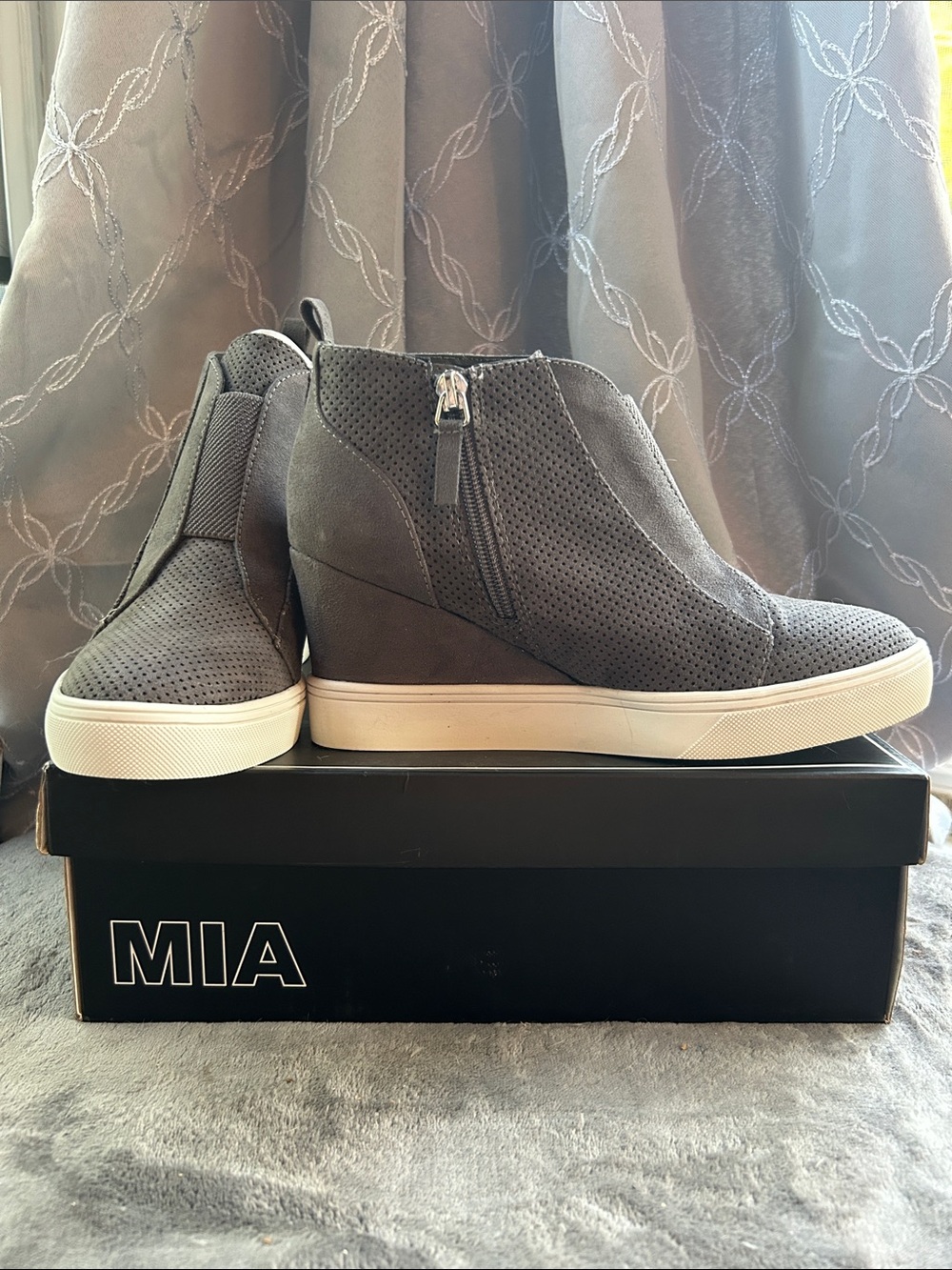 🔲 NEW! MIA Gray Perforated Wedge Sneakers with Side Zipper